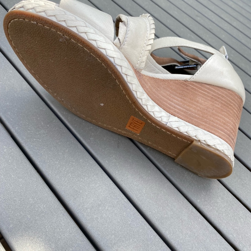 Frye Brielle Back-Zip Sandals - Picture 4 of 11